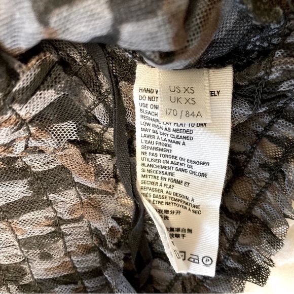 FREE PEOPLE TWYLA SPOTTED PRINT BLOUSE - Size XS - Picture 11 of 13